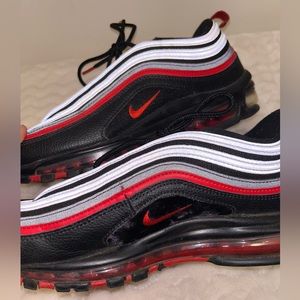 Nike Air Max ‘97 Essential Sneakers for Men